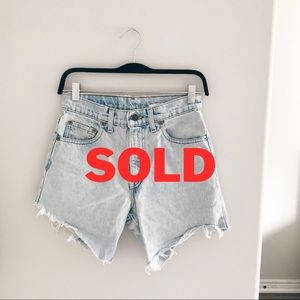 VINTAGE LEVI’S DENIM SHORTS